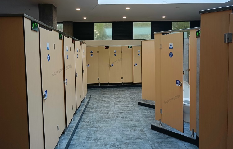 南京某服务区智慧公厕系统案例