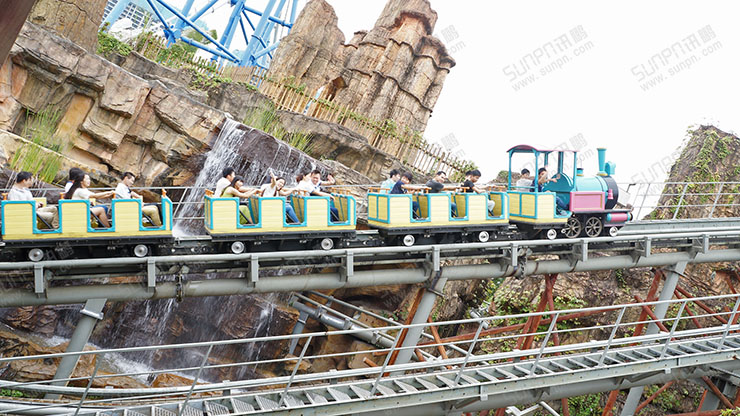 sunpn，欢乐谷.jpg