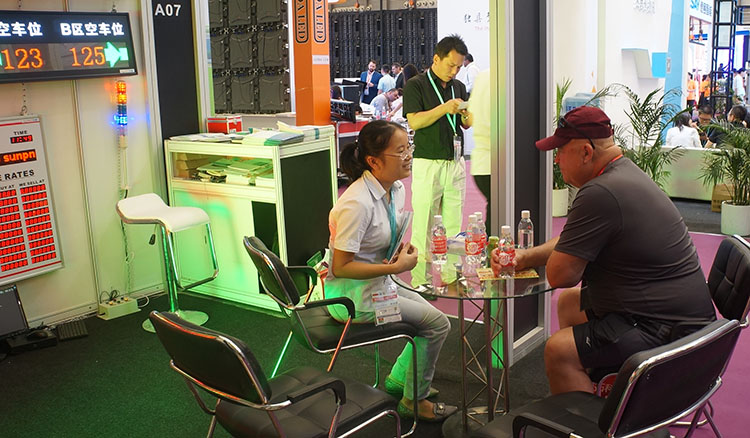 讯鹏科技收获第十二届上海国际LED展.jpg 讯鹏科技收获第十二届上海国际LED展.jpg