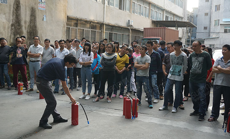 讯鹏科技消防演习.jpg